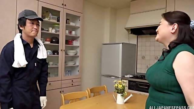Curvy mature with fat ass, naked Japanese home XXX