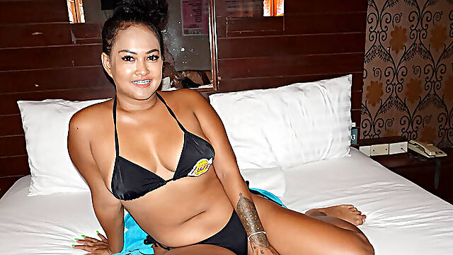 Big Thai Mommy’s Wild Massage Ends With A Ride