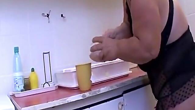 German Midget Slut Rides Bbc