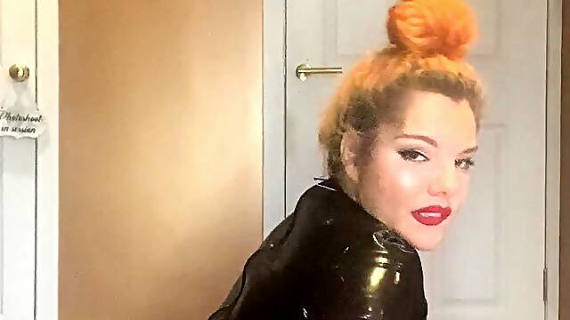 Pregnant Redhead Webcam Masturbation