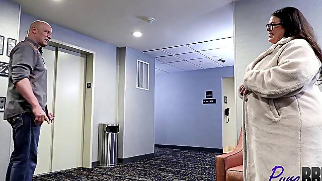 Luna Lark Fucks BBW Stranger