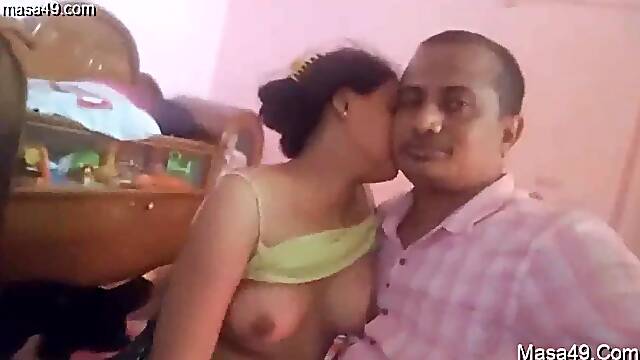 Sexy Indian girl Boobs Sucking join our telegram channel @desi41