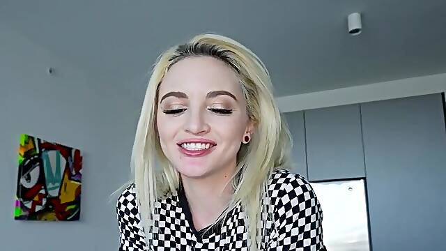 Dorky blondie with a trimmed pussy rides a fat one
