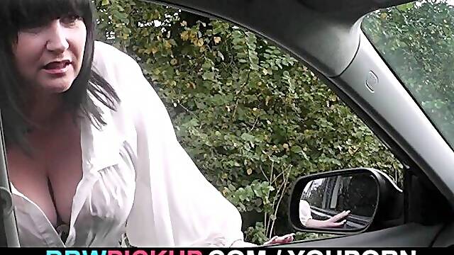 Meeting with plump brunette leads to sex