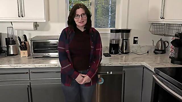 Bettie Bondage In Magic Remote Makes Mom A Gag Slut