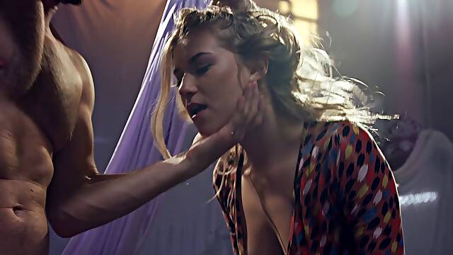 Beautiful acrobat Arya Fae enjoys Ryan Madison's fat schlong