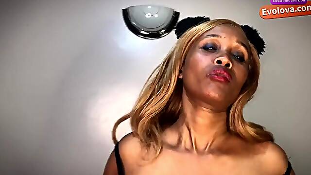 Hungry Kenyan mother Id like to fuck desires some real hard pounding from a soldier hunk on leaf