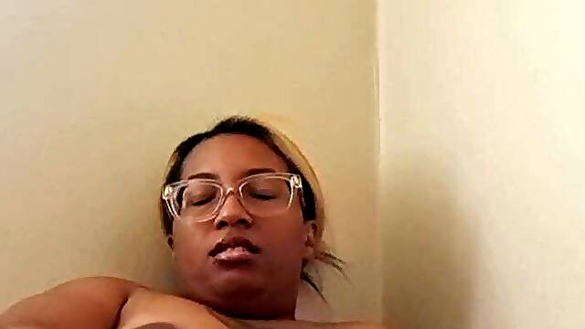 Im so lonely..I need u to make me CUM hard