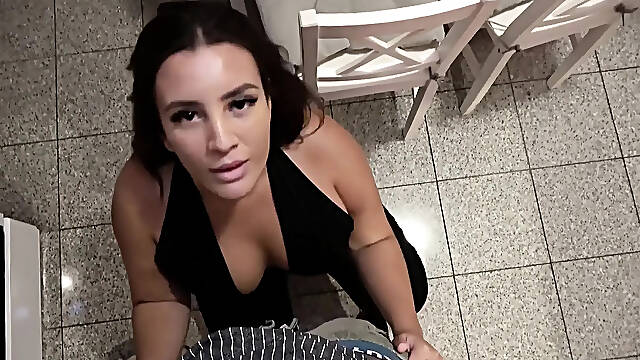 German Curvy Beauty with Large Titties and Biggest Bouncing Butt Tempt to Amateur Creampie Bang