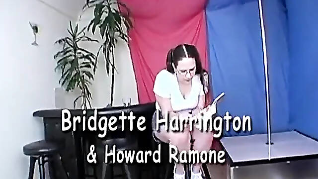 Obese college student wannabe stripper desires to suck ramrod