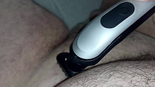 Shaving my pubis