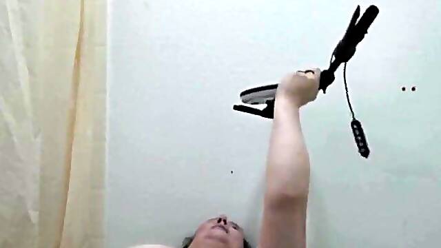Cripplefreak4u Uses Her Screwing Machine for the 1st Time
