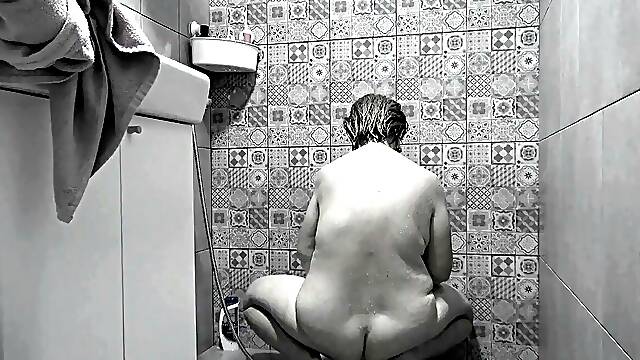 Mature BBW mummy With humungous Saggy jugs In The Shower