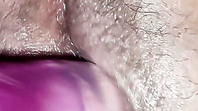 HUGE ASS MILF BBW FUCKS DIDLO!!