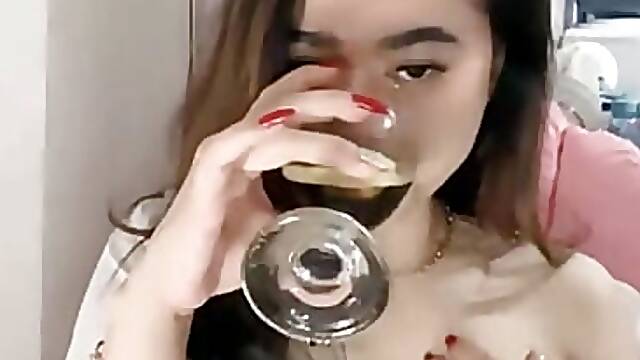 Full Asian Girl BEST SQUIRT EVER