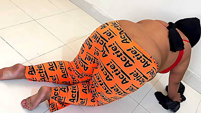 Fucking A Beautiful Sexy Maid In Egypt