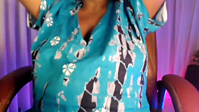 Toples Nude Boobs Licking.