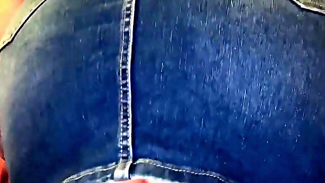 Peeing in Short Skirt &amp; No Panties