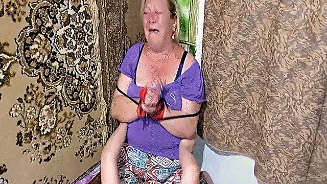 Take seven sweats off my stepmother MP4
