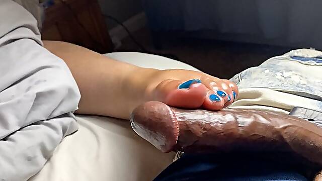 Perfect Blue Toes FootJob