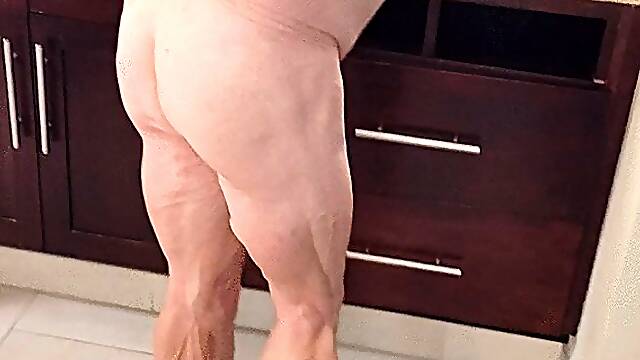 Tempest showing off in the mirror