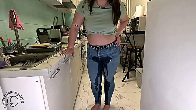 Bro Just Let Me Go Pee or I'm Wetting the Floor