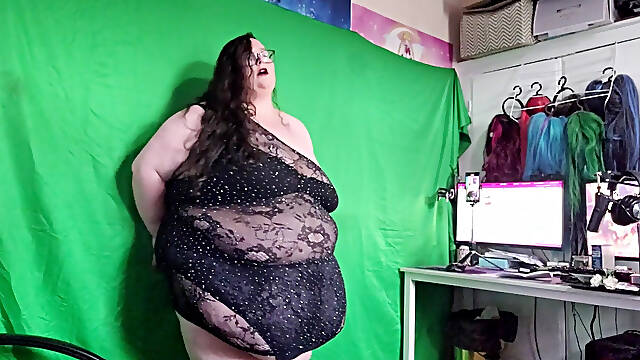 SSBBW Sensual Movements and Strip